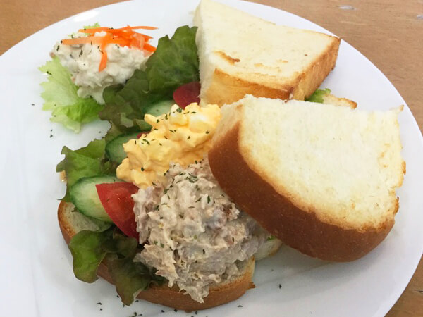 タマゴとツナのオープンサンド